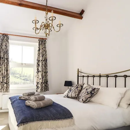 2 Hull House 4* סקיפטון